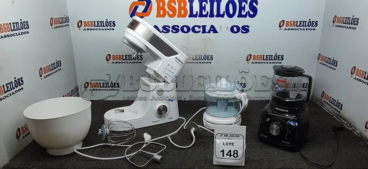 LOTE 148 - 01 BATEDEIRA PLANETÁRIA, 01 ESPREMEDOR DE FRUTAS E 01 LIQUIDIFICADOR MARCA MONDIAL. (NO ESTADO) ATENÇÃO! FAZER A VISITAÇÃO ANTES DE ARREMATAR, NÃO SABEMOS SE FUNCIONA, LEILÃO NÃO TEM GARANTIA E NEM DEVOLUÇÃO, SUJEITO A POSSÍVEIS AVARIAS VISÍVEIS/OCULTAS E/OU AUSÊNCIA DE COMPONENTES.