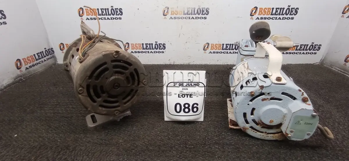 LOTE 086 - 02 MOTORES ELÉTRICOS. (NO ESTADO) ATENÇÃO! FAZER A VISITAÇÃO ANTES DE ARREMATAR, NÃO SABEMOS SE FUNCIONA, LEILÃO NÃO TEM GARANTIA E NEM DEVOLUÇÃO, SUJEITO A POSSÍVEIS AVARIAS VISÍVEIS/OCULTAS E/OU AUSÊNCIA DE COMPONENTES.