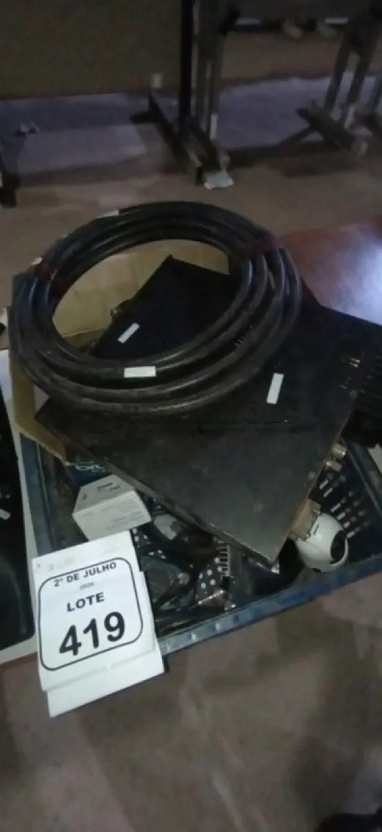 LOTE 419 - 01 LOTE COM VÁRIOS CABOS COAXIAL E EQUIPAMENTOS DIVERSOS. (NO ESTADO) ATENÇÃO! FAZER A VISITAÇÃO ANTES DE ARREMATAR, NÃO SABEMOS SE FUNCIONA, LEILÃO NÃO TEM GARANTIA E NEM DEVOLUÇÃO, SUJEITO A POSSÍVEIS AVARIAS VISÍVEIS/OCULTAS E/OU AUSÊNCIA DE COMPONENTES.