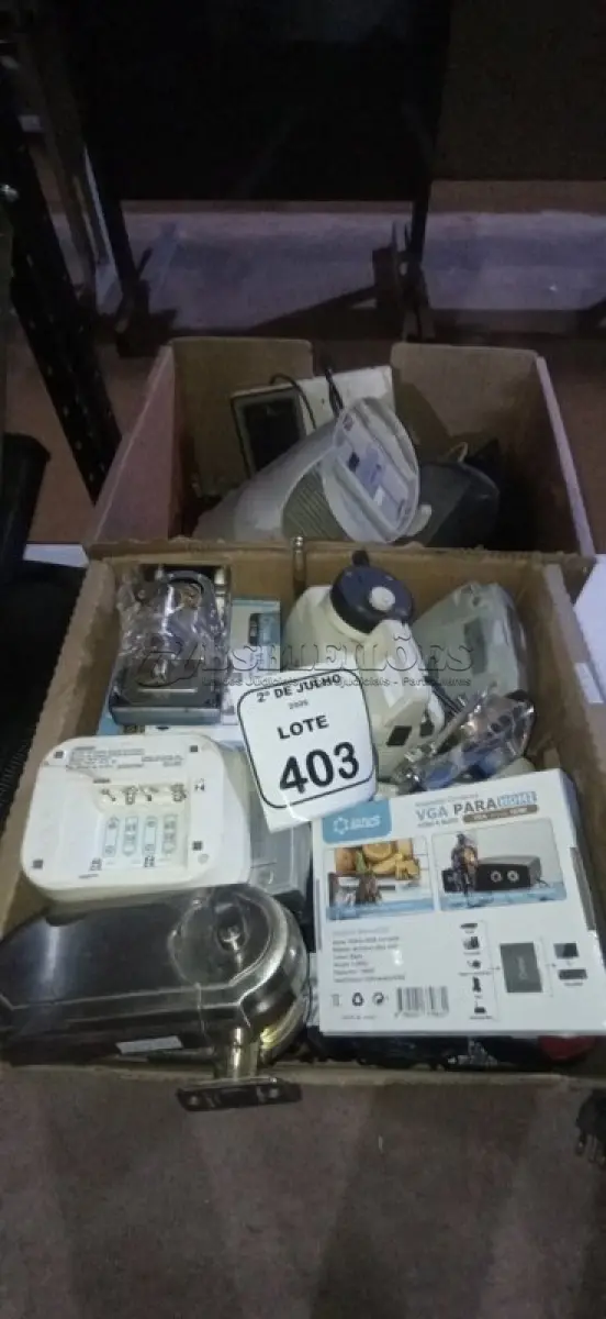 LOTE 403 - 01 LOTE COM VÁRIAS FECHADURAS ELETRÔNICAS, IMPRESSORA TÉRMICA E ELETRÔNICOS DIVERSOS. (NO ESTADO) ATENÇÃO! FAZER A VISITAÇÃO ANTES DE ARREMATAR, NÃO SABEMOS SE FUNCIONA, LEILÃO NÃO TEM GARANTIA E NEM DEVOLUÇÃO, SUJEITO A POSSÍVEIS AVARIAS VISÍVEIS/OCULTAS E/OU AUSÊNCIA DE COMPONENTES.