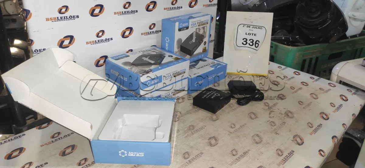 LOTE 336 - 05 ADAPTADORES CONVERSOR VGA PARA HDMI MARCA LOTUS. (NO ESTADO) ATENÇÃO! FAZER A VISITAÇÃO ANTES DE ARREMATAR, NÃO SABEMOS SE FUNCIONA, LEILÃO NÃO TEM GARANTIA E NEM DEVOLUÇÃO, SUJEITO A POSSÍVEIS AVARIAS VISÍVEIS/OCULTAS E/OU AUSÊNCIA DE COMPONENTES.