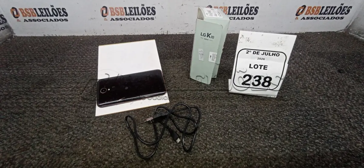 LOTE 238 - 01 SMARTFONE MODELO K10 MARCA LG. (NO ESTADO) ATENÇÃO! FAZER A VISITAÇÃO ANTES DE ARREMATAR, NÃO SABEMOS SE FUNCIONA, LEILÃO NÃO TEM GARANTIA E NEM DEVOLUÇÃO, SUJEITO A POSSÍVEIS AVARIAS VISÍVEIS/OCULTAS E/OU AUSÊNCIA DE COMPONENTES.