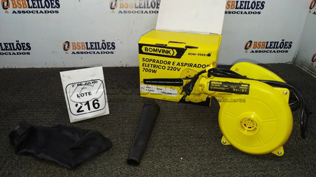 LOTE 216 - 01 SOPRADOR E ASPIRADOR 220V 700W MARCA BOMVINK. (NO ESTADO) ATENÇÃO! FAZER A VISITAÇÃO ANTES DE ARREMATAR, NÃO SABEMOS SE FUNCIONA, LEILÃO NÃO TEM GARANTIA E NEM DEVOLUÇÃO, SUJEITO A POSSÍVEIS AVARIAS VISÍVEIS/OCULTAS E/OU AUSÊNCIA DE COMPONENTES.
