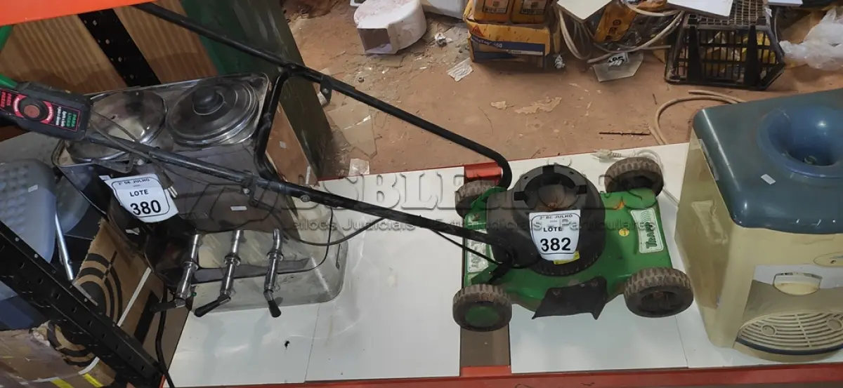 LOTE 382 - 01 MÁQUINA DE CORTAR GRAMA MODELO SL 300-TMARCA TRAPP. (NO ESTADO) ATENÇÃO! FAZER A VISITAÇÃO ANTES DE ARREMATAR, NÃO SABEMOS SE FUNCIONA, LEILÃO NÃO TEM GARANTIA E NEM DEVOLUÇÃO, SUJEITO A POSSÍVEIS AVARIAS VISÍVEIS/OCULTAS E/OU AUSÊNCIA DE COMPONENTES.