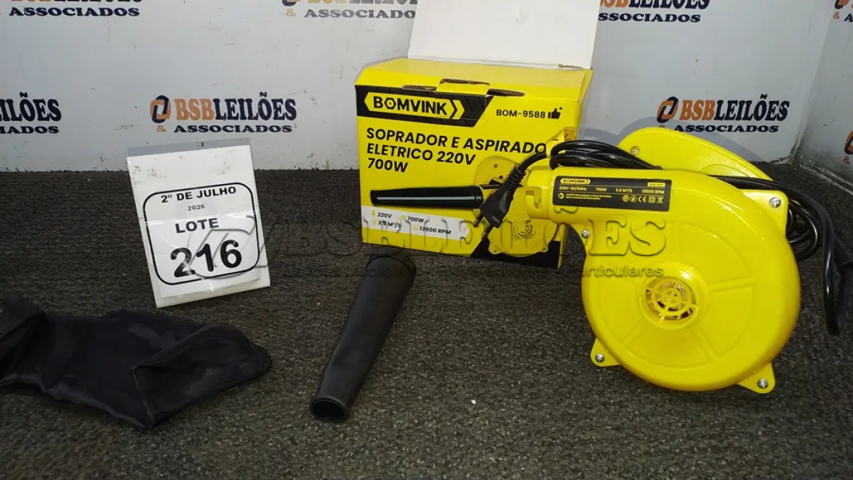 LOTE 216 - 01 SOPRADOR E ASPIRADOR 220V 700W MARCA BOMVINK. (NO ESTADO) ATENÇÃO! FAZER A VISITAÇÃO ANTES DE ARREMATAR, NÃO SABEMOS SE FUNCIONA, LEILÃO NÃO TEM GARANTIA E NEM DEVOLUÇÃO, SUJEITO A POSSÍVEIS AVARIAS VISÍVEIS/OCULTAS E/OU AUSÊNCIA DE COMPONENTES.