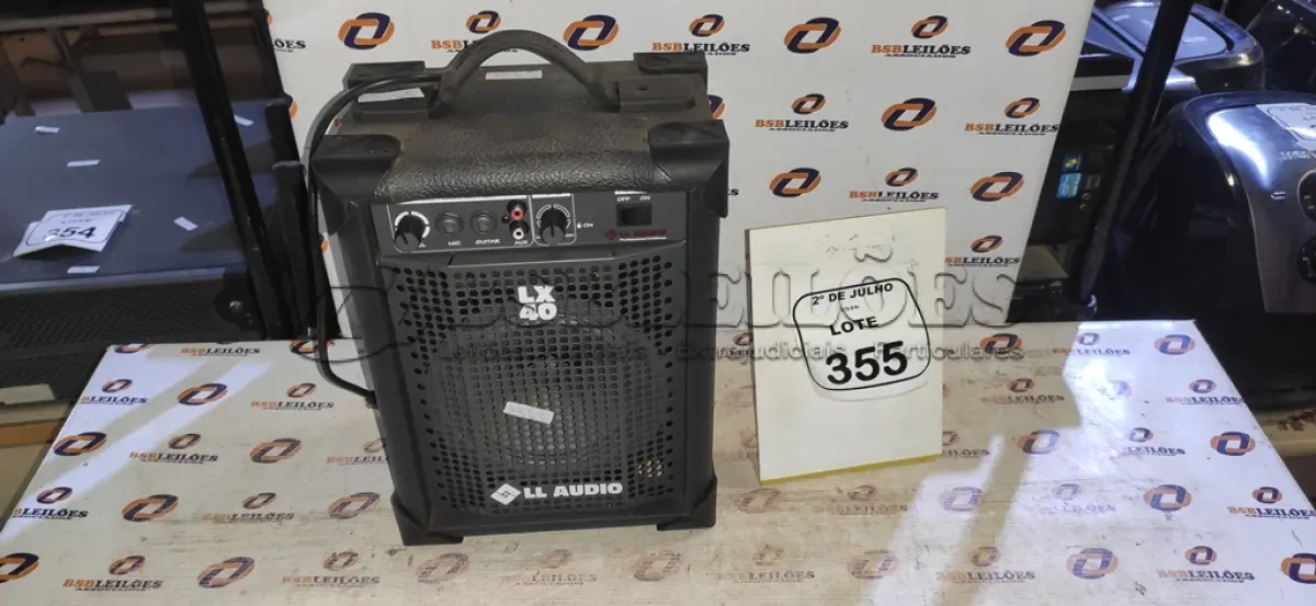 LOTE 355 - 01 MINI AMPLIFICADOR MODELO LX40 MARCA LL AUDIO. (NO ESTADO) ATENÇÃO! FAZER A VISITAÇÃO ANTES DE ARREMATAR, NÃO SABEMOS SE FUNCIONA, LEILÃO NÃO TEM GARANTIA E NEM DEVOLUÇÃO, SUJEITO A POSSÍVEIS AVARIAS VISÍVEIS/OCULTAS E/OU AUSÊNCIA DE COMPONENTES.