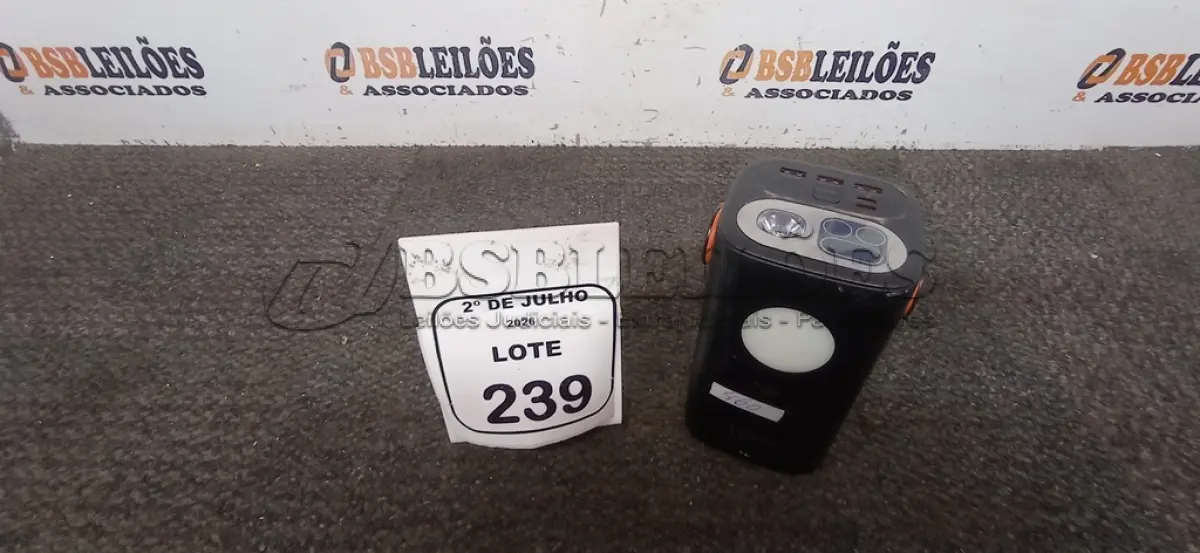 LOTE 239 - 01 POWER BANK DE 100W MARCA PEINING. (NO ESTADO) ATENÇÃO! FAZER A VISITAÇÃO ANTES DE ARREMATAR, NÃO SABEMOS SE FUNCIONA, LEILÃO NÃO TEM GARANTIA E NEM DEVOLUÇÃO, SUJEITO A POSSÍVEIS AVARIAS VISÍVEIS/OCULTAS E/OU AUSÊNCIA DE COMPONENTES.