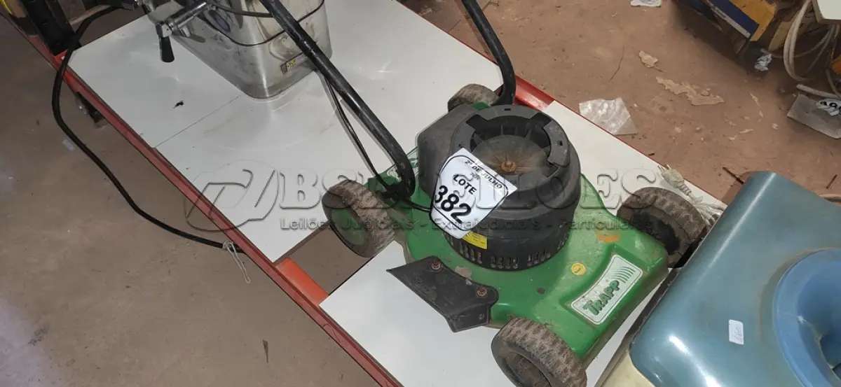 LOTE 382 - 01 MÁQUINA DE CORTAR GRAMA MODELO SL 300-TMARCA TRAPP. (NO ESTADO) ATENÇÃO! FAZER A VISITAÇÃO ANTES DE ARREMATAR, NÃO SABEMOS SE FUNCIONA, LEILÃO NÃO TEM GARANTIA E NEM DEVOLUÇÃO, SUJEITO A POSSÍVEIS AVARIAS VISÍVEIS/OCULTAS E/OU AUSÊNCIA DE COMPONENTES.
