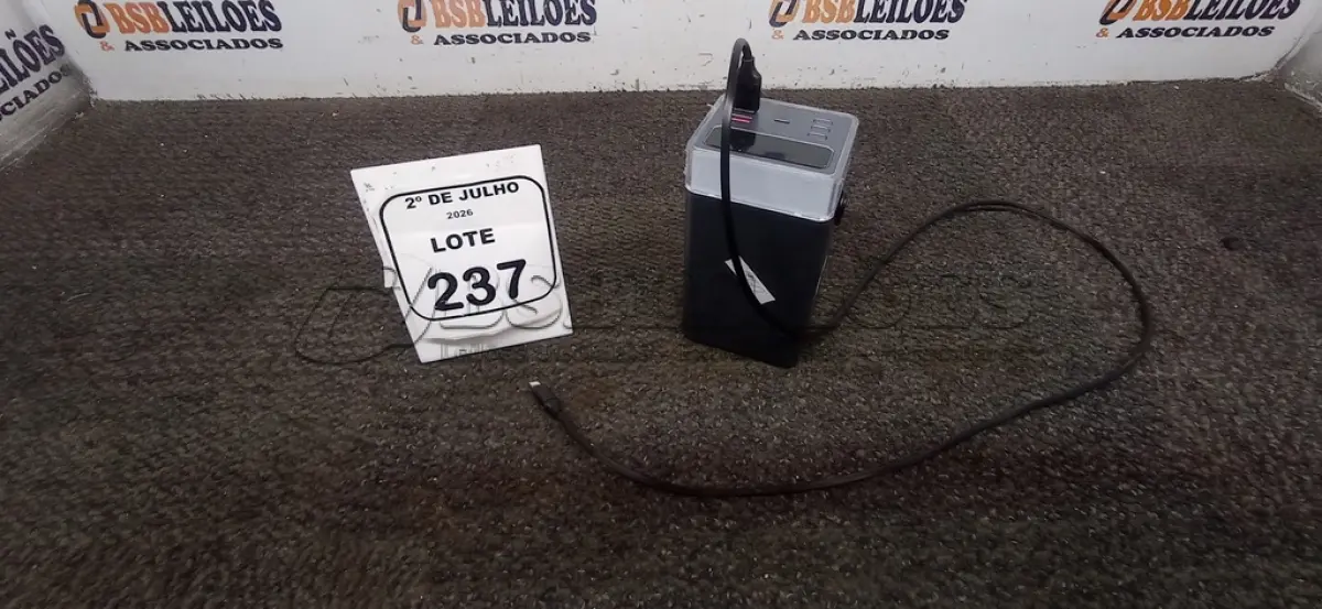 LOTE 237 - 01 POWER BANK DE 100W MARCA HREBOS. (NO ESTADO) ATENÇÃO! FAZER A VISITAÇÃO ANTES DE ARREMATAR, NÃO SABEMOS SE FUNCIONA, LEILÃO NÃO TEM GARANTIA E NEM DEVOLUÇÃO, SUJEITO A POSSÍVEIS AVARIAS VISÍVEIS/OCULTAS E/OU AUSÊNCIA DE COMPONENTES.
