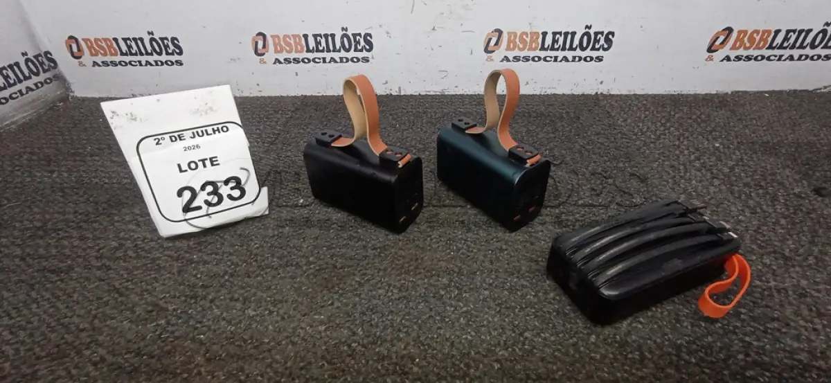 LOTE 233 - 03 POWER BANK DE MARCAS DIVERSAS. (NO ESTADO) ATENÇÃO! FAZER A VISITAÇÃO ANTES DE ARREMATAR, NÃO SABEMOS SE FUNCIONA, LEILÃO NÃO TEM GARANTIA E NEM DEVOLUÇÃO, SUJEITO A POSSÍVEIS AVARIAS VISÍVEIS/OCULTAS E/OU AUSÊNCIA DE COMPONENTES.