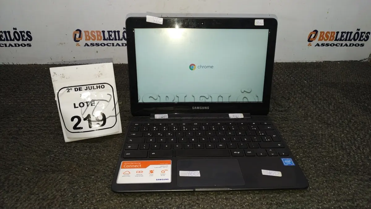 LOTE 219 - 01 CROMEBOOK LINHA CONNECT MEMÓRIA 4GB, 16GB E.MMC TELA DE 11.6’’ MARCA SAMSUNG SEM FONTE. (NO ESTADO) ATENÇÃO! FAZER A VISITAÇÃO ANTES DE ARREMATAR, NÃO SABEMOS SE FUNCIONA, LEILÃO NÃO TEM GARANTIA E NEM DEVOLUÇÃO, SUJEITO A POSSÍVEIS AVARIAS VISÍVEIS/OCULTAS E/OU AUSÊNCIA DE COMPONENTES.
