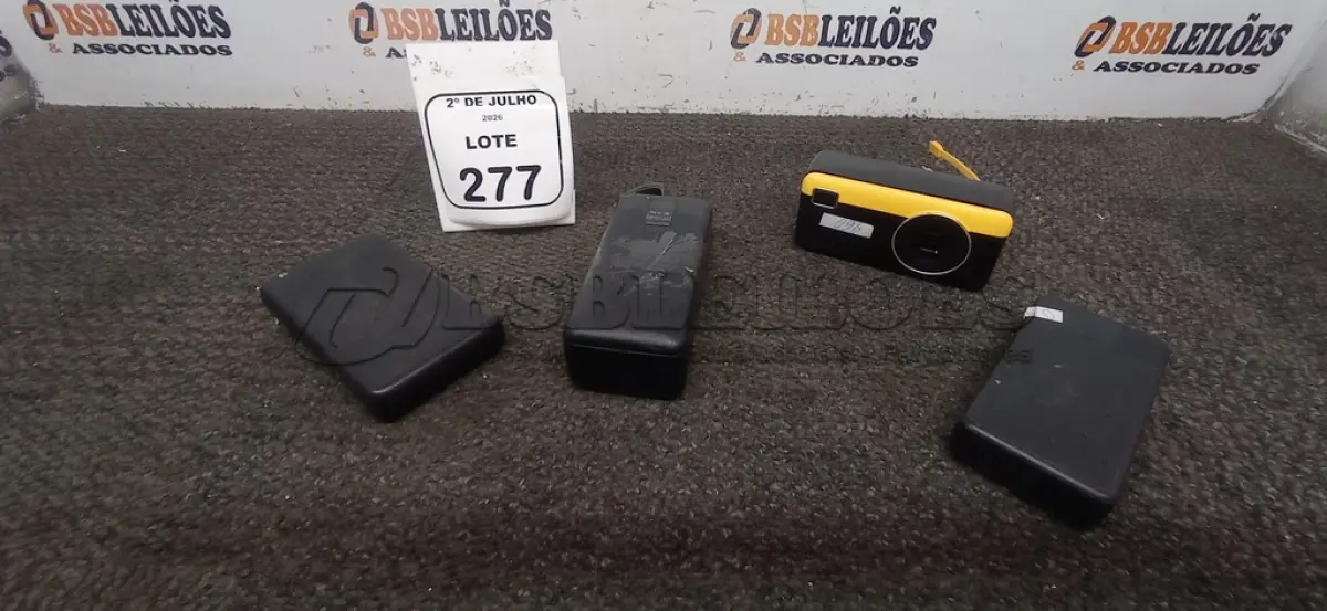 LOTE 277 - 04 POWER BANK DE MARCAS DIVERSAS. (NO ESTADO) ATENÇÃO! FAZER A VISITAÇÃO ANTES DE ARREMATAR, NÃO SABEMOS SE FUNCIONA, LEILÃO NÃO TEM GARANTIA E NEM DEVOLUÇÃO, SUJEITO A POSSÍVEIS AVARIAS VISÍVEIS/OCULTAS E/OU AUSÊNCIA DE COMPONENTES.