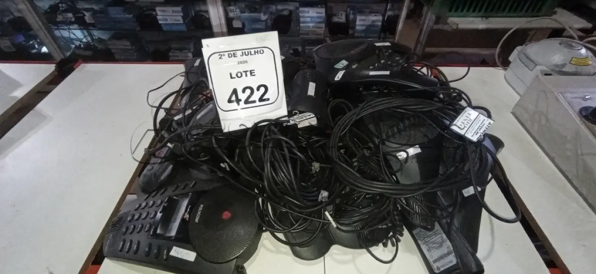 LOTE 422 - 01 LOTE COM VÁRIOS APARELHOS DE VIDEOCONFERÊNCIA MARCA POLYCOM. (NO ESTADO) ATENÇÃO! FAZER A VISITAÇÃO ANTES DE ARREMATAR, NÃO SABEMOS SE FUNCIONA, LEILÃO NÃO TEM GARANTIA E NEM DEVOLUÇÃO, SUJEITO A POSSÍVEIS AVARIAS VISÍVEIS/OCULTAS E/OU AUSÊNCIA DE COMPONENTES.