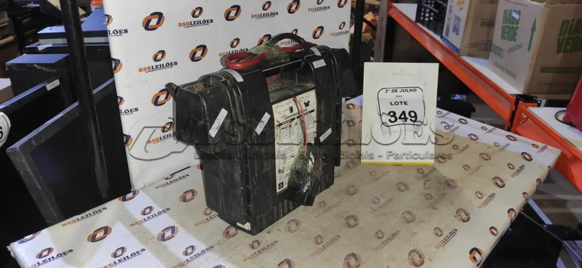 LOTE 349 - 01 AUXILIAR DE PARTIDA MODELO ES5000 MARCA BOOSTER. (NO ESTADO) ATENÇÃO! FAZER A VISITAÇÃO ANTES DE ARREMATAR, NÃO SABEMOS SE FUNCIONA, LEILÃO NÃO TEM GARANTIA E NEM DEVOLUÇÃO, SUJEITO A POSSÍVEIS AVARIAS VISÍVEIS/OCULTAS E/OU AUSÊNCIA DE COMPONENTES.