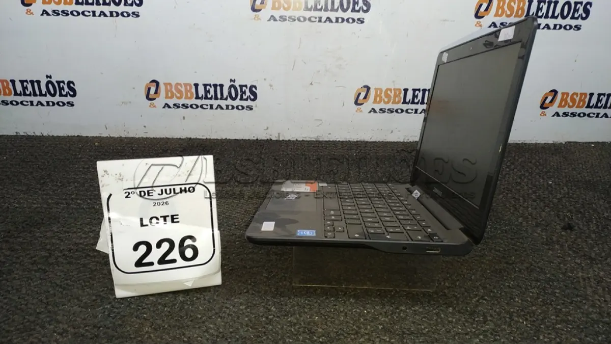 LOTE 226 - 01 CROMEBOOK LINHA CONNECT MEMÓRIA 2GB, 16GB E.MMC TELA DE 11.6’’ MARCA SAMSUNG SEM FONTE. (NO ESTADO) ATENÇÃO! FAZER A VISITAÇÃO ANTES DE ARREMATAR, NÃO SABEMOS SE FUNCIONA, LEILÃO NÃO TEM GARANTIA E NEM DEVOLUÇÃO, SUJEITO A POSSÍVEIS AVARIAS VISÍVEIS/OCULTAS E/OU AUSÊNCIA DE COMPONENTES.