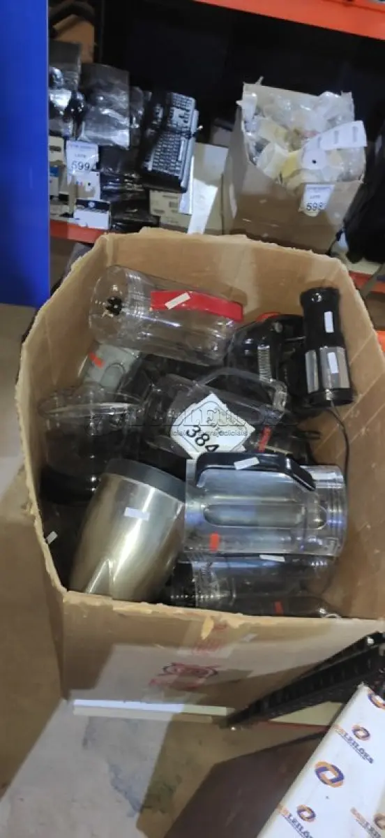 LOTE 384 - 01 LOTE COM GRANDE QUANTIDADE DE MOTORES E COMPÔS DE LIQUIDIFICADORES E ELETRODOMÉSTICOS DIVERSOS PARA RETIRADA DE PEÇAS. (NO ESTADO) ATENÇÃO! FAZER A VISITAÇÃO ANTES DE ARREMATAR, NÃO SABEMOS SE FUNCIONA, LEILÃO NÃO TEM GARANTIA E NEM DEVOLUÇÃO, SUJEITO A POSSÍVEIS AVARIAS VISÍVEIS/OCULTAS E/OU AUSÊNCIA DE COMPONENTES.