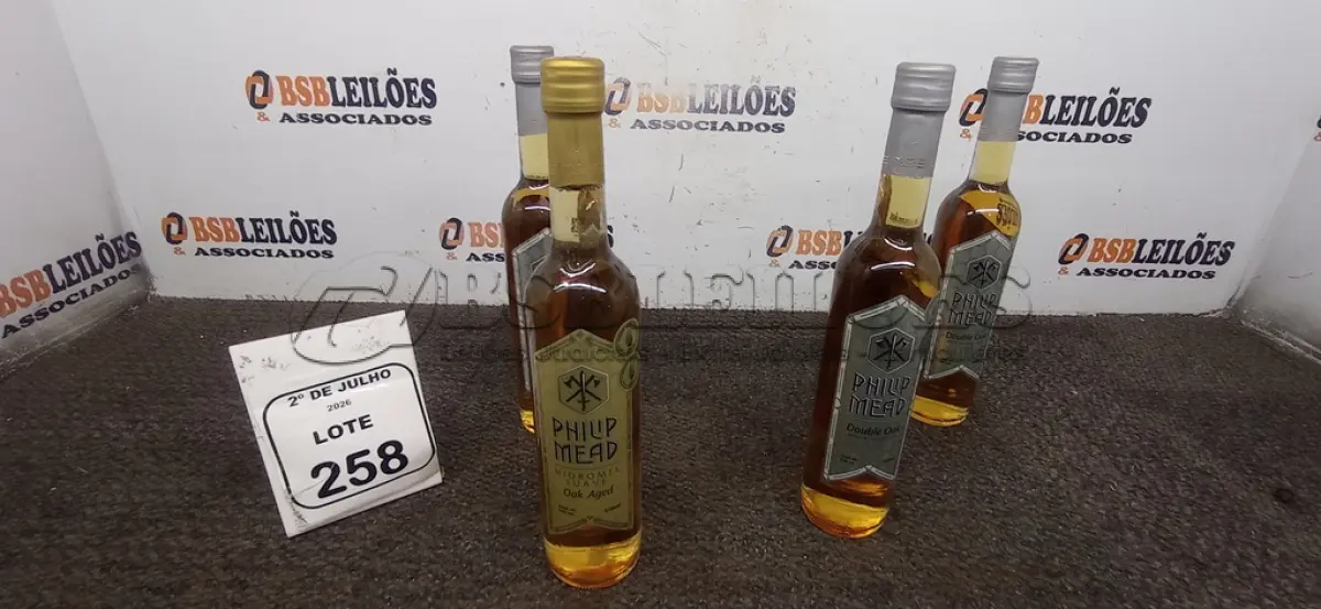 LOTE 258 - 04 GARRAFAS DE HIDROMEL DE 500ML DE SABORES DIVERSOS MARCA PHILIP MEAD. (NO ESTADO) ATENÇÃO! FAZER A VISITAÇÃO ANTES DE ARREMATAR, NÃO SABEMOS SE FUNCIONA, LEILÃO NÃO TEM GARANTIA E NEM DEVOLUÇÃO, SUJEITO A POSSÍVEIS AVARIAS VISÍVEIS/OCULTAS E/OU AUSÊNCIA DE COMPONENTES.
