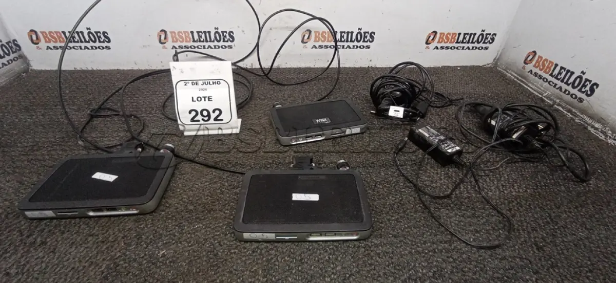 LOTE 292 - 03 MINIS COMPUTADORES TERMINAIS MARCA WYSE. (NO ESTADO) ATENÇÃO! FAZER A VISITAÇÃO ANTES DE ARREMATAR, NÃO SABEMOS SE FUNCIONA, LEILÃO NÃO TEM GARANTIA E NEM DEVOLUÇÃO, SUJEITO A POSSÍVEIS AVARIAS VISÍVEIS/OCULTAS E/OU AUSÊNCIA DE COMPONENTES.