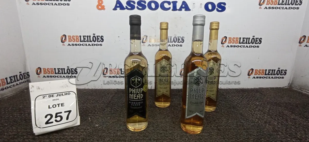 LOTE 257 - 04 GARRAFAS DE HIDROMEL DE 500ML DE SABORES DIVERSOS MARCA PHILIP MEAD. (NO ESTADO) ATENÇÃO! FAZER A VISITAÇÃO ANTES DE ARREMATAR, NÃO SABEMOS SE FUNCIONA, LEILÃO NÃO TEM GARANTIA E NEM DEVOLUÇÃO, SUJEITO A POSSÍVEIS AVARIAS VISÍVEIS/OCULTAS E/OU AUSÊNCIA DE COMPONENTES.