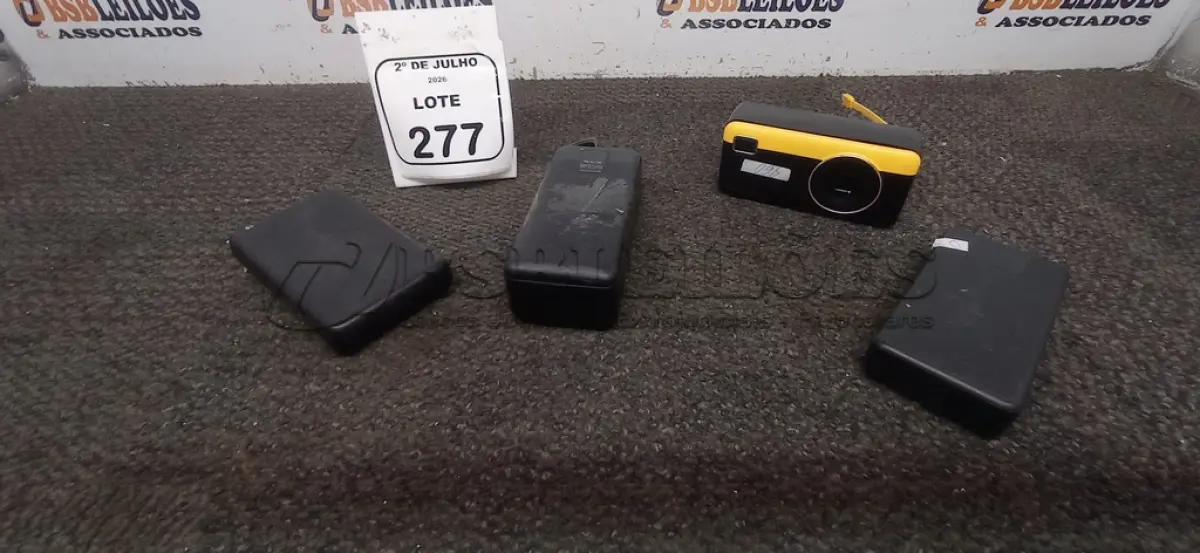 LOTE 277 - 04 POWER BANK DE MARCAS DIVERSAS. (NO ESTADO) ATENÇÃO! FAZER A VISITAÇÃO ANTES DE ARREMATAR, NÃO SABEMOS SE FUNCIONA, LEILÃO NÃO TEM GARANTIA E NEM DEVOLUÇÃO, SUJEITO A POSSÍVEIS AVARIAS VISÍVEIS/OCULTAS E/OU AUSÊNCIA DE COMPONENTES.
