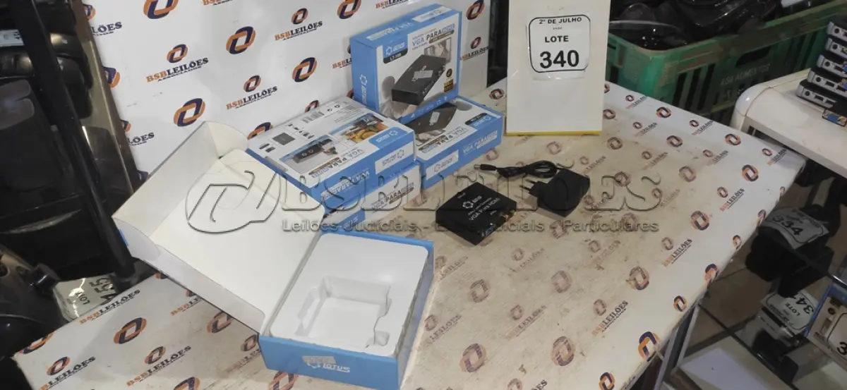 LOTE 340 - 05 ADAPTADORES CONVERSOR VGA PARA HDMI MARCA LOTUS. (NO ESTADO) ATENÇÃO! FAZER A VISITAÇÃO ANTES DE ARREMATAR, NÃO SABEMOS SE FUNCIONA, LEILÃO NÃO TEM GARANTIA E NEM DEVOLUÇÃO, SUJEITO A POSSÍVEIS AVARIAS VISÍVEIS/OCULTAS E/OU AUSÊNCIA DE COMPONENTES.