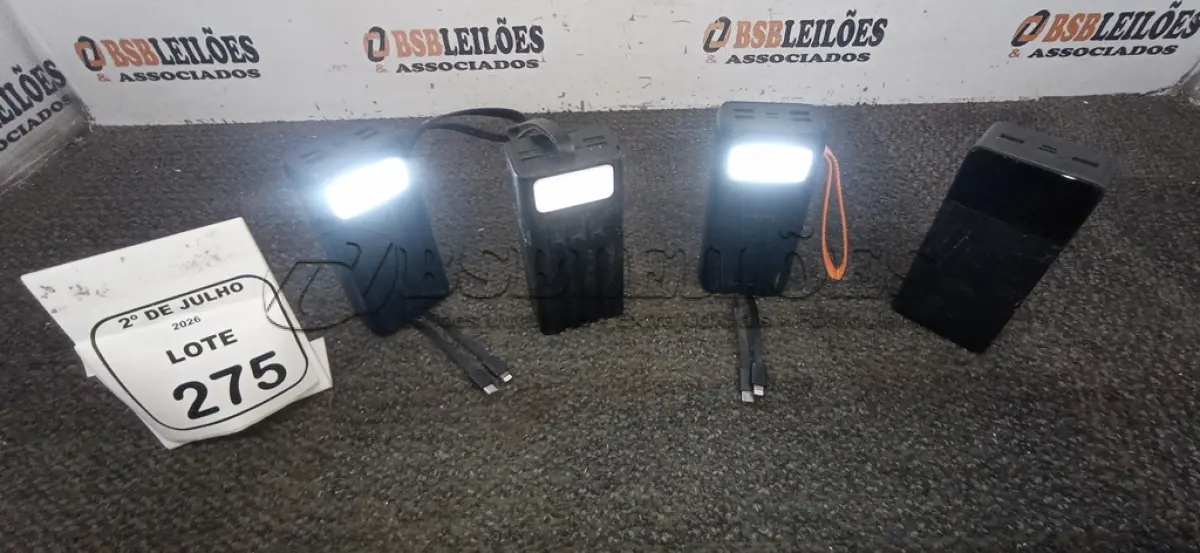 LOTE 275 - 04 POWER BANK DE MARCAS DIVERSAS. (NO ESTADO) ATENÇÃO! FAZER A VISITAÇÃO ANTES DE ARREMATAR, NÃO SABEMOS SE FUNCIONA, LEILÃO NÃO TEM GARANTIA E NEM DEVOLUÇÃO, SUJEITO A POSSÍVEIS AVARIAS VISÍVEIS/OCULTAS E/OU AUSÊNCIA DE COMPONENTES.