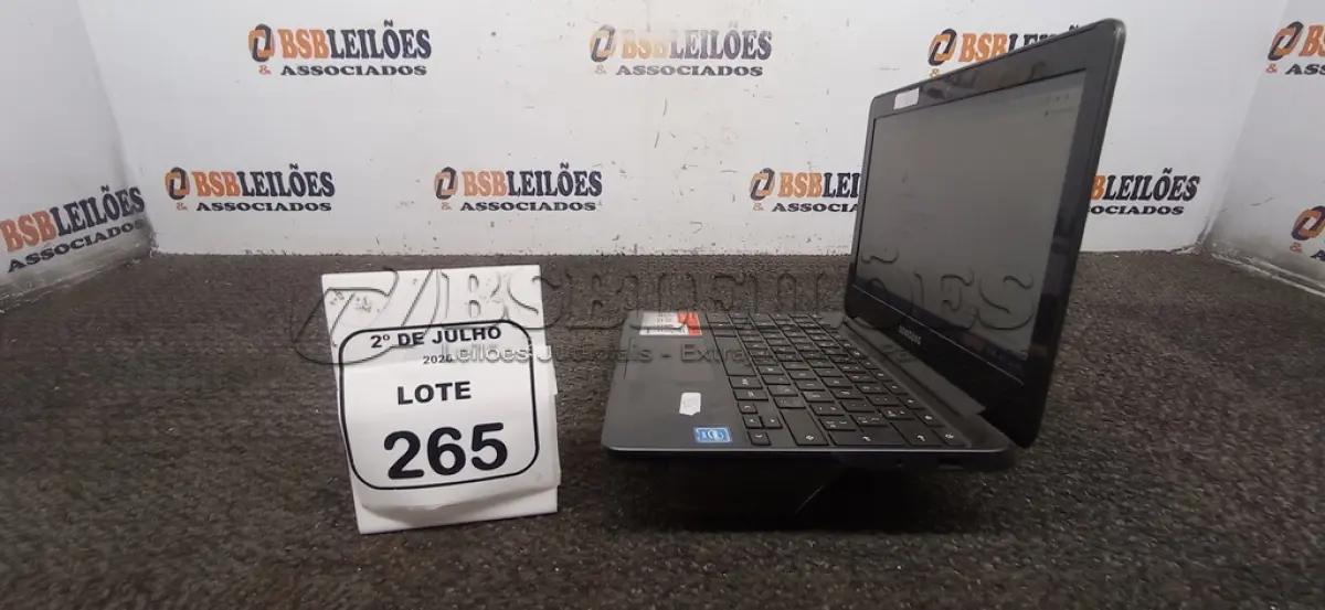 LOTE 265 - 01 CROMEBOOK LINHA CONNECT MEMÓRIA 2GB, 16GB E.MMC TELA DE 11.6’’ MARCA SAMSUNG SEM FONTE. (NO ESTADO) ATENÇÃO! FAZER A VISITAÇÃO ANTES DE ARREMATAR, NÃO SABEMOS SE FUNCIONA, LEILÃO NÃO TEM GARANTIA E NEM DEVOLUÇÃO, SUJEITO A POSSÍVEIS AVARIAS VISÍVEIS/OCULTAS E/OU AUSÊNCIA DE COMPONENTES.