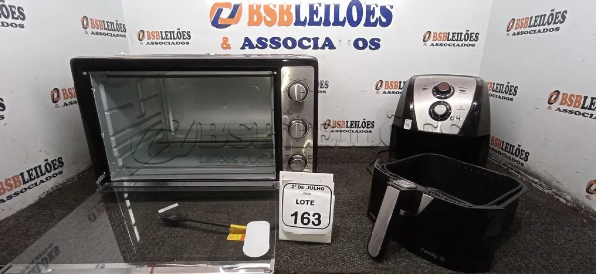 LOTE 163 - 01 FORNO ELÉTRICO 52L MARCA MONDIAL E 01 AIRFRYER 220V MARCA MONDIAL. (NO ESTADO) ATENÇÃO! FAZER A VISITAÇÃO ANTES DE ARREMATAR, NÃO SABEMOS SE FUNCIONA, LEILÃO NÃO TEM GARANTIA E NEM DEVOLUÇÃO, SUJEITO A POSSÍVEIS AVARIAS VISÍVEIS/OCULTAS E/OU AUSÊNCIA DE COMPONENTES.