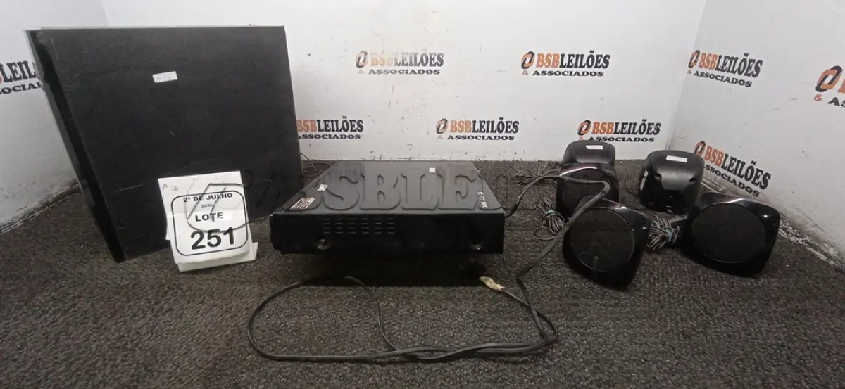 LOTE 251 - 01 HOME THEATER COM 06 CAIXAS MARCA LG. (NO ESTADO) ATENÇÃO! FAZER A VISITAÇÃO ANTES DE ARREMATAR, NÃO SABEMOS SE FUNCIONA, LEILÃO NÃO TEM GARANTIA E NEM DEVOLUÇÃO, SUJEITO A POSSÍVEIS AVARIAS VISÍVEIS/OCULTAS E/OU AUSÊNCIA DE COMPONENTES.