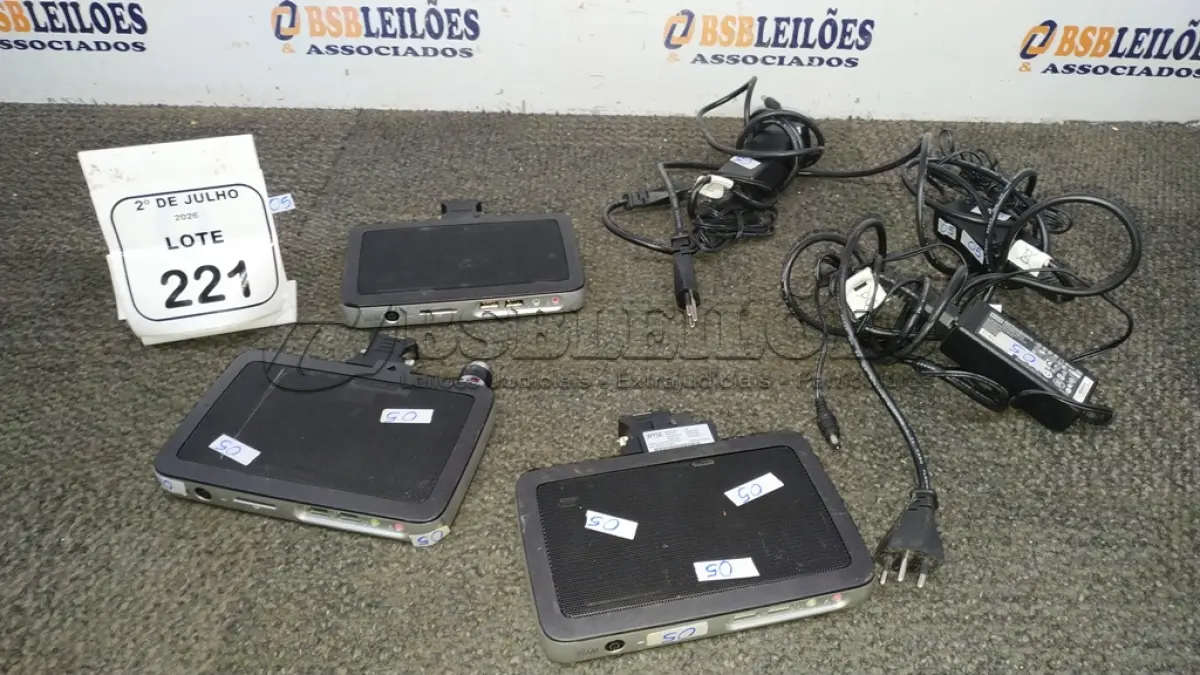 LOTE 221 - 03 MINICOMPUTADORES TERMINAIS MARCA WYSE. (NO ESTADO) ATENÇÃO! FAZER A VISITAÇÃO ANTES DE ARREMATAR, NÃO SABEMOS SE FUNCIONA, LEILÃO NÃO TEM GARANTIA E NEM DEVOLUÇÃO, SUJEITO A POSSÍVEIS AVARIAS VISÍVEIS/OCULTAS E/OU AUSÊNCIA DE COMPONENTES.