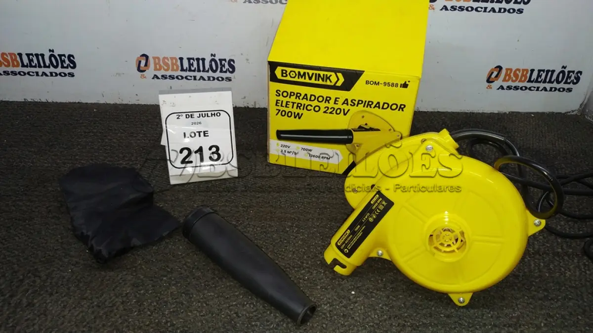 LOTE 213 - 01 SOPRADOR E ASPIRADOR 220V 700W MARCA BOMVINK. (NO ESTADO) ATENÇÃO! FAZER A VISITAÇÃO ANTES DE ARREMATAR, NÃO SABEMOS SE FUNCIONA, LEILÃO NÃO TEM GARANTIA E NEM DEVOLUÇÃO, SUJEITO A POSSÍVEIS AVARIAS VISÍVEIS/OCULTAS E/OU AUSÊNCIA DE COMPONENTES.