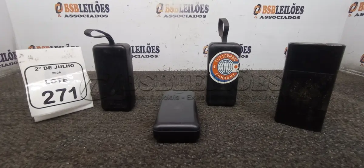 LOTE 271 - 04 POWER BANK DE MARCAS DIVERSAS. (NO ESTADO) ATENÇÃO! FAZER A VISITAÇÃO ANTES DE ARREMATAR, NÃO SABEMOS SE FUNCIONA, LEILÃO NÃO TEM GARANTIA E NEM DEVOLUÇÃO, SUJEITO A POSSÍVEIS AVARIAS VISÍVEIS/OCULTAS E/OU AUSÊNCIA DE COMPONENTES.