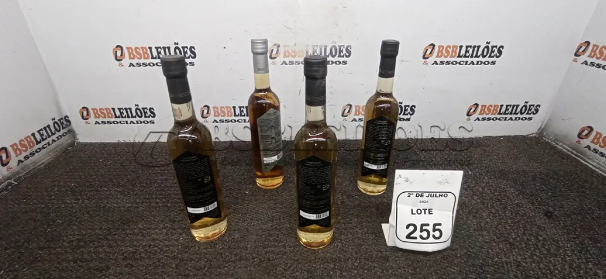 LOTE 255 - 04 GARRAFAS DE HIDROMEL DE 500ML DE SABORES DIVERSOS MARCA PHILIP MEAD. (NO ESTADO) ATENÇÃO! FAZER A VISITAÇÃO ANTES DE ARREMATAR, NÃO SABEMOS SE FUNCIONA, LEILÃO NÃO TEM GARANTIA E NEM DEVOLUÇÃO, SUJEITO A POSSÍVEIS AVARIAS VISÍVEIS/OCULTAS E/OU AUSÊNCIA DE COMPONENTES.