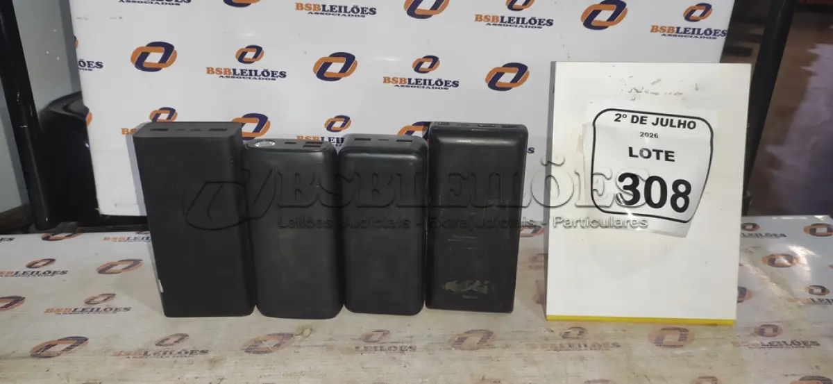 LOTE 308 - 04 POWER BANK DE MARCAS DIVERSAS. (NO ESTADO) ATENÇÃO! FAZER A VISITAÇÃO ANTES DE ARREMATAR, NÃO SABEMOS SE FUNCIONA, LEILÃO NÃO TEM GARANTIA E NEM DEVOLUÇÃO, SUJEITO A POSSÍVEIS AVARIAS VISÍVEIS/OCULTAS E/OU AUSÊNCIA DE COMPONENTES.