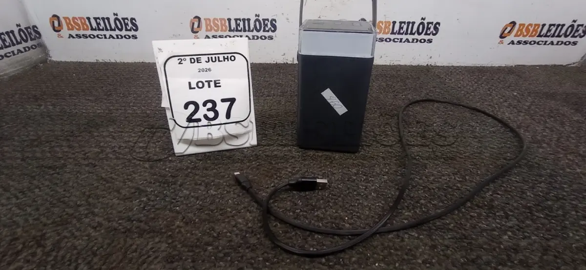 LOTE 237 - 01 POWER BANK DE 100W MARCA HREBOS. (NO ESTADO) ATENÇÃO! FAZER A VISITAÇÃO ANTES DE ARREMATAR, NÃO SABEMOS SE FUNCIONA, LEILÃO NÃO TEM GARANTIA E NEM DEVOLUÇÃO, SUJEITO A POSSÍVEIS AVARIAS VISÍVEIS/OCULTAS E/OU AUSÊNCIA DE COMPONENTES.