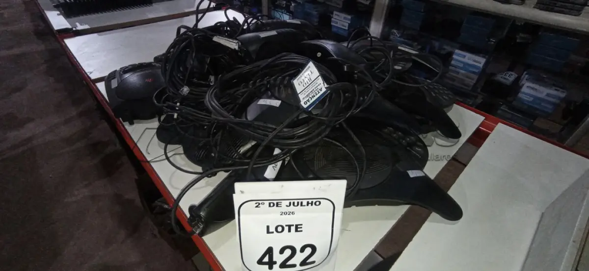 LOTE 422 - 01 LOTE COM VÁRIOS APARELHOS DE VIDEOCONFERÊNCIA MARCA POLYCOM. (NO ESTADO) ATENÇÃO! FAZER A VISITAÇÃO ANTES DE ARREMATAR, NÃO SABEMOS SE FUNCIONA, LEILÃO NÃO TEM GARANTIA E NEM DEVOLUÇÃO, SUJEITO A POSSÍVEIS AVARIAS VISÍVEIS/OCULTAS E/OU AUSÊNCIA DE COMPONENTES.