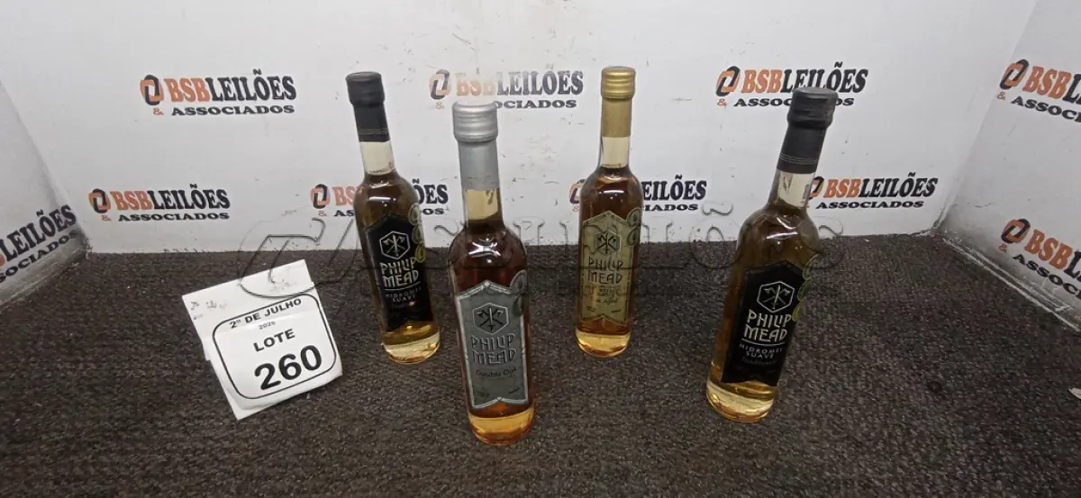 LOTE 260 - 04 GARRAFAS DE HIDROMEL DE 500ML DE SABORES DIVERSOS MARCA PHILIP MEAD. (NO ESTADO) ATENÇÃO! FAZER A VISITAÇÃO ANTES DE ARREMATAR, NÃO SABEMOS SE FUNCIONA, LEILÃO NÃO TEM GARANTIA E NEM DEVOLUÇÃO, SUJEITO A POSSÍVEIS AVARIAS VISÍVEIS/OCULTAS E/OU AUSÊNCIA DE COMPONENTES.