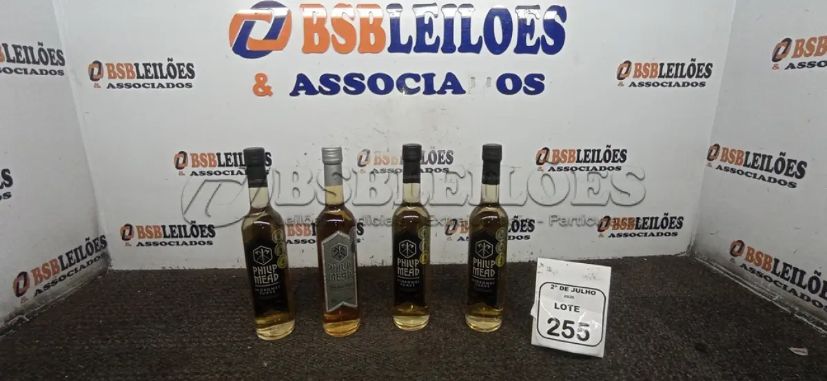 LOTE 255 - 04 GARRAFAS DE HIDROMEL DE 500ML DE SABORES DIVERSOS MARCA PHILIP MEAD. (NO ESTADO) ATENÇÃO! FAZER A VISITAÇÃO ANTES DE ARREMATAR, NÃO SABEMOS SE FUNCIONA, LEILÃO NÃO TEM GARANTIA E NEM DEVOLUÇÃO, SUJEITO A POSSÍVEIS AVARIAS VISÍVEIS/OCULTAS E/OU AUSÊNCIA DE COMPONENTES.