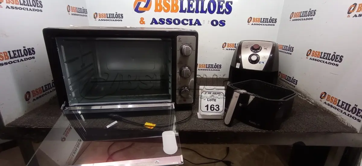 LOTE 163 - 01 FORNO ELÉTRICO 52L MARCA MONDIAL E 01 AIRFRYER 220V MARCA MONDIAL. (NO ESTADO) ATENÇÃO! FAZER A VISITAÇÃO ANTES DE ARREMATAR, NÃO SABEMOS SE FUNCIONA, LEILÃO NÃO TEM GARANTIA E NEM DEVOLUÇÃO, SUJEITO A POSSÍVEIS AVARIAS VISÍVEIS/OCULTAS E/OU AUSÊNCIA DE COMPONENTES.