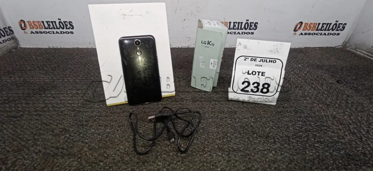 LOTE 238 - 01 SMARTFONE MODELO K10 MARCA LG. (NO ESTADO) ATENÇÃO! FAZER A VISITAÇÃO ANTES DE ARREMATAR, NÃO SABEMOS SE FUNCIONA, LEILÃO NÃO TEM GARANTIA E NEM DEVOLUÇÃO, SUJEITO A POSSÍVEIS AVARIAS VISÍVEIS/OCULTAS E/OU AUSÊNCIA DE COMPONENTES.