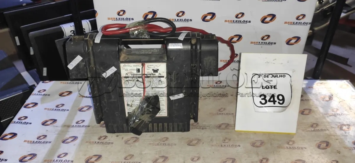 LOTE 349 - 01 AUXILIAR DE PARTIDA MODELO ES5000 MARCA BOOSTER. (NO ESTADO) ATENÇÃO! FAZER A VISITAÇÃO ANTES DE ARREMATAR, NÃO SABEMOS SE FUNCIONA, LEILÃO NÃO TEM GARANTIA E NEM DEVOLUÇÃO, SUJEITO A POSSÍVEIS AVARIAS VISÍVEIS/OCULTAS E/OU AUSÊNCIA DE COMPONENTES.