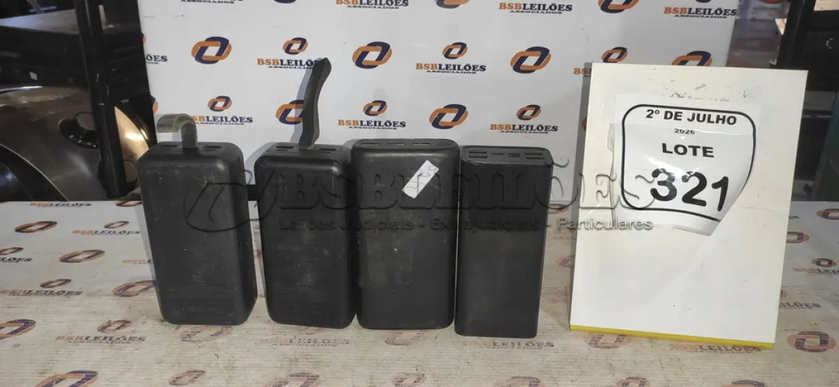 LOTE 321 - 04 POWER BANK DE MARCAS DIVERSAS. (NO ESTADO) ATENÇÃO! FAZER A VISITAÇÃO ANTES DE ARREMATAR, NÃO SABEMOS SE FUNCIONA, LEILÃO NÃO TEM GARANTIA E NEM DEVOLUÇÃO, SUJEITO A POSSÍVEIS AVARIAS VISÍVEIS/OCULTAS E/OU AUSÊNCIA DE COMPONENTES.