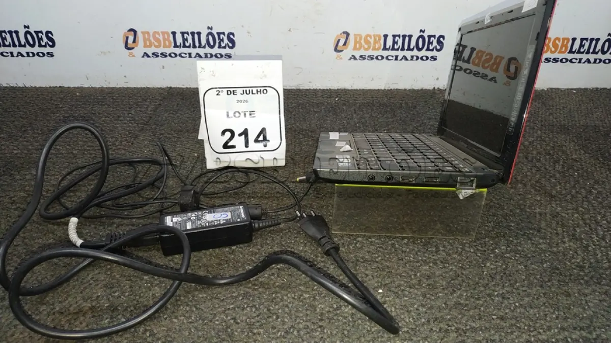 LOTE 214 - 01 NOTEBOOK MODELO IDEAPAD S10-3 MARCA LENOVO COM FONTE. (NO ESTADO) ATENÇÃO! FAZER A VISITAÇÃO ANTES DE ARREMATAR, NÃO SABEMOS SE FUNCIONA, LEILÃO NÃO TEM GARANTIA E NEM DEVOLUÇÃO, SUJEITO A POSSÍVEIS AVARIAS VISÍVEIS/OCULTAS E/OU AUSÊNCIA DE COMPONENTES.