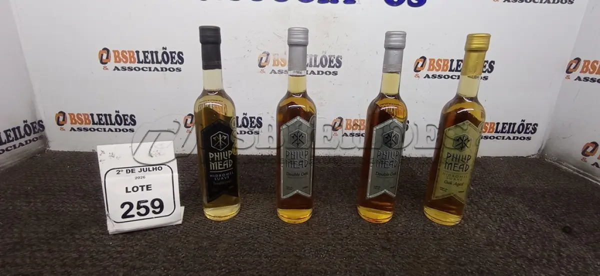 LOTE 259 - 04 GARRAFAS DE HIDROMEL DE 500ML DE SABORES DIVERSOS MARCA PHILIP MEAD. (NO ESTADO) ATENÇÃO! FAZER A VISITAÇÃO ANTES DE ARREMATAR, NÃO SABEMOS SE FUNCIONA, LEILÃO NÃO TEM GARANTIA E NEM DEVOLUÇÃO, SUJEITO A POSSÍVEIS AVARIAS VISÍVEIS/OCULTAS E/OU AUSÊNCIA DE COMPONENTES.