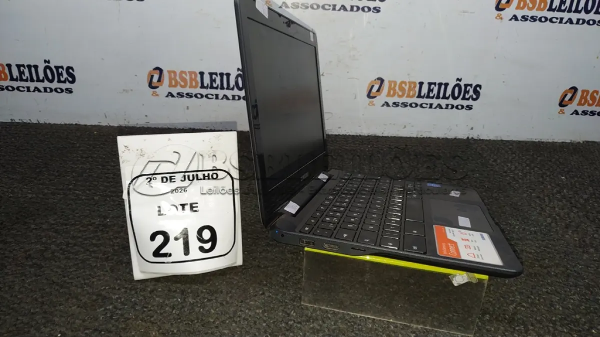 LOTE 219 - 01 CROMEBOOK LINHA CONNECT MEMÓRIA 4GB, 16GB E.MMC TELA DE 11.6’’ MARCA SAMSUNG SEM FONTE. (NO ESTADO) ATENÇÃO! FAZER A VISITAÇÃO ANTES DE ARREMATAR, NÃO SABEMOS SE FUNCIONA, LEILÃO NÃO TEM GARANTIA E NEM DEVOLUÇÃO, SUJEITO A POSSÍVEIS AVARIAS VISÍVEIS/OCULTAS E/OU AUSÊNCIA DE COMPONENTES.