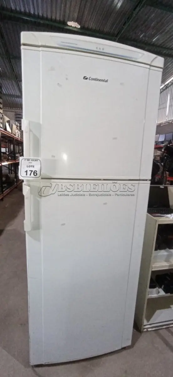 LOTE 176 - 01 GELADEIRA 460L 220V MARCA CONTINENTAL. (NO ESTADO) ATENÇÃO! FAZER A VISITAÇÃO ANTES DE ARREMATAR, NÃO SABEMOS SE FUNCIONA, LEILÃO NÃO TEM GARANTIA E NEM DEVOLUÇÃO, SUJEITO A POSSÍVEIS AVARIAS VISÍVEIS/OCULTAS E/OU AUSÊNCIA DE COMPONENTES.