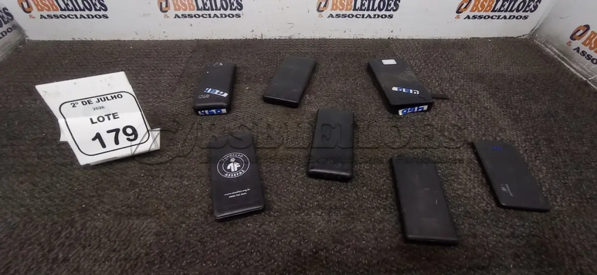 LOTE 179 - 06 CARREGADORES PORTÁTEIS DE MARCAS E MODELOS DIVERSOS. (NO ESTADO) ATENÇÃO! FAZER A VISITAÇÃO ANTES DE ARREMATAR, NÃO SABEMOS SE FUNCIONA, LEILÃO NÃO TEM GARANTIA E NEM DEVOLUÇÃO, SUJEITO A POSSÍVEIS AVARIAS VISÍVEIS/OCULTAS E/OU AUSÊNCIA DE COMPONENTES.