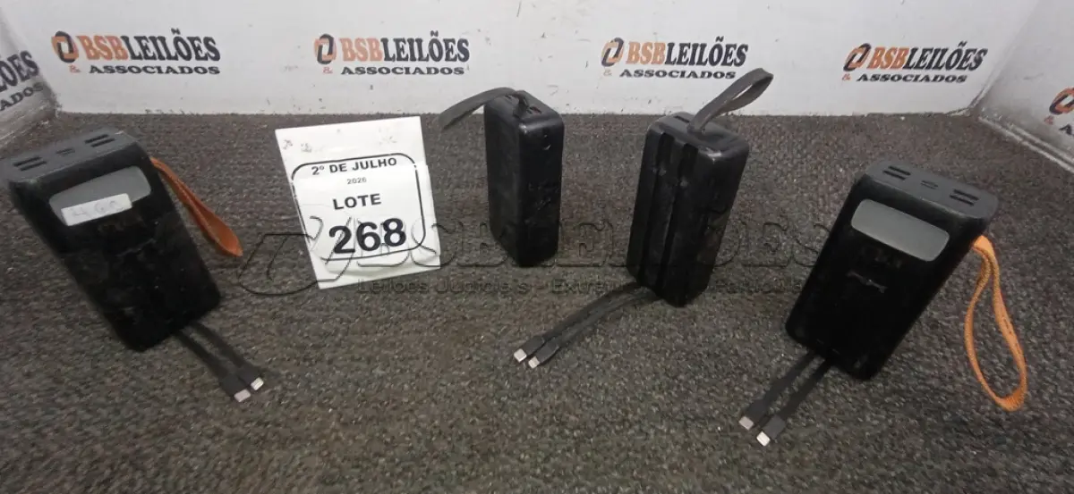 LOTE 268 - 04 POWER BANK DE MARCAS DIVERSAS. (NO ESTADO) ATENÇÃO! FAZER A VISITAÇÃO ANTES DE ARREMATAR, NÃO SABEMOS SE FUNCIONA, LEILÃO NÃO TEM GARANTIA E NEM DEVOLUÇÃO, SUJEITO A POSSÍVEIS AVARIAS VISÍVEIS/OCULTAS E/OU AUSÊNCIA DE COMPONENTES.