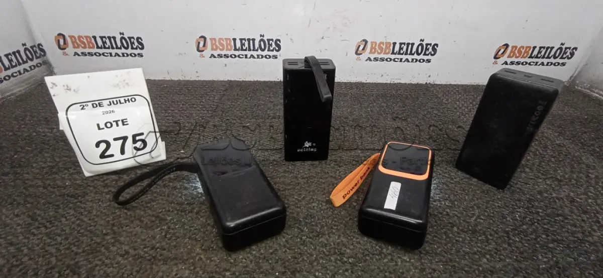 LOTE 275 - 04 POWER BANK DE MARCAS DIVERSAS. (NO ESTADO) ATENÇÃO! FAZER A VISITAÇÃO ANTES DE ARREMATAR, NÃO SABEMOS SE FUNCIONA, LEILÃO NÃO TEM GARANTIA E NEM DEVOLUÇÃO, SUJEITO A POSSÍVEIS AVARIAS VISÍVEIS/OCULTAS E/OU AUSÊNCIA DE COMPONENTES.