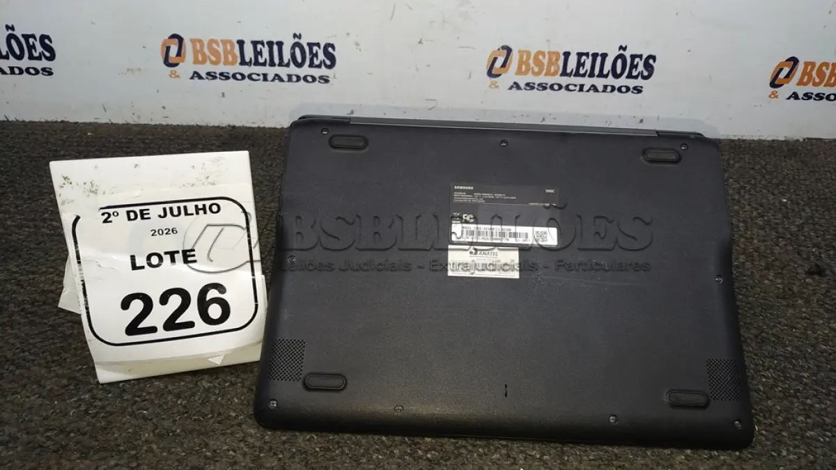 LOTE 226 - 01 CROMEBOOK LINHA CONNECT MEMÓRIA 2GB, 16GB E.MMC TELA DE 11.6’’ MARCA SAMSUNG SEM FONTE. (NO ESTADO) ATENÇÃO! FAZER A VISITAÇÃO ANTES DE ARREMATAR, NÃO SABEMOS SE FUNCIONA, LEILÃO NÃO TEM GARANTIA E NEM DEVOLUÇÃO, SUJEITO A POSSÍVEIS AVARIAS VISÍVEIS/OCULTAS E/OU AUSÊNCIA DE COMPONENTES.